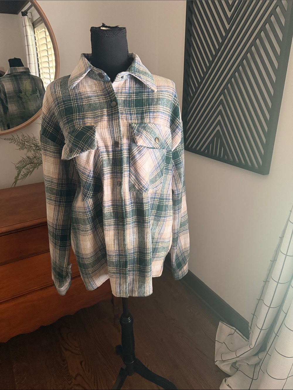 XL plaid  Button-Up Shacket in Green and Cream XL